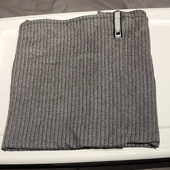 lululemon athletica Black and White Vinyasa Scarf - Picture 1 of 8